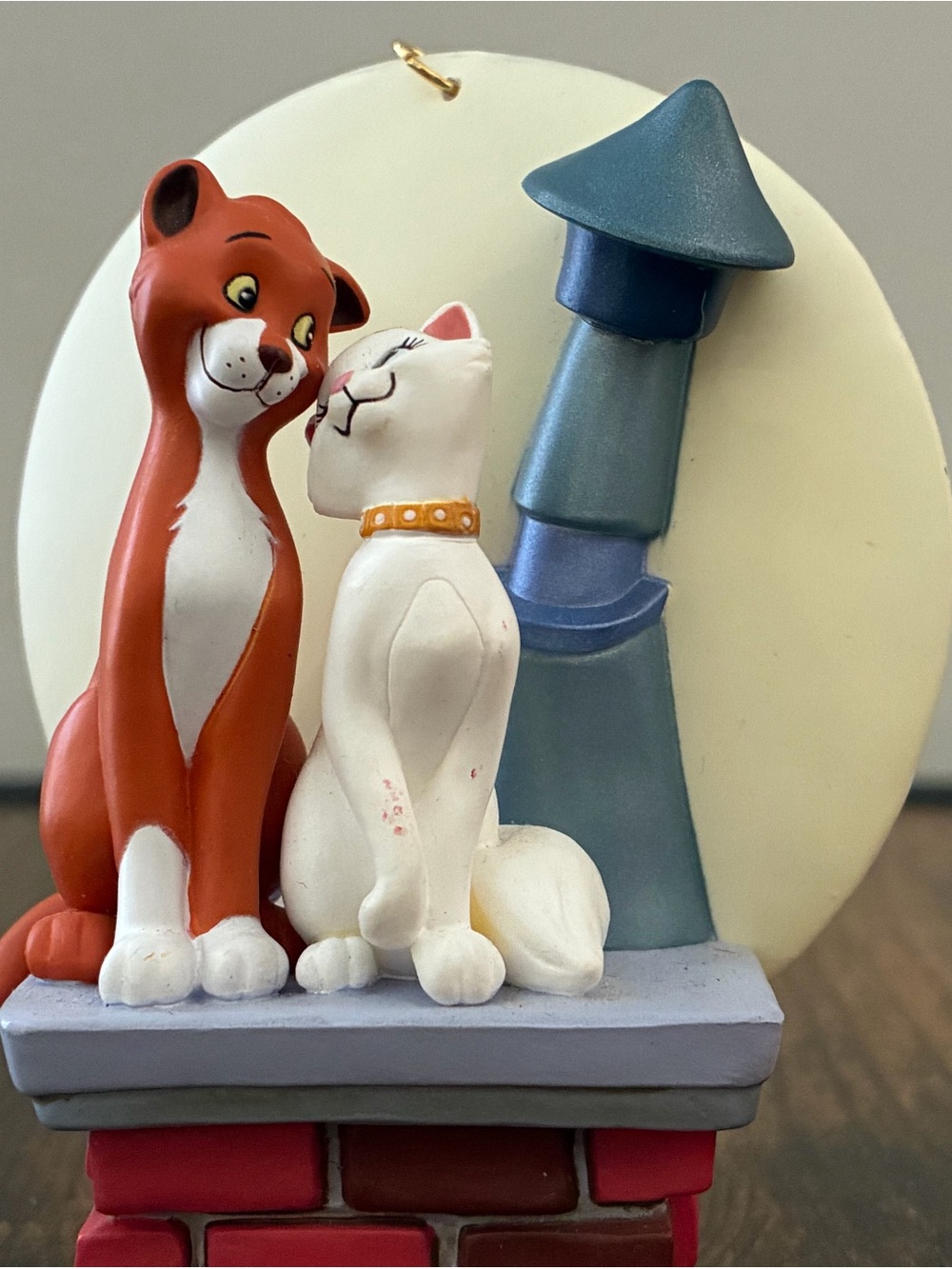 Hallmark 2001 Disney’s The Aristocrats “Thomas O’Malley & Duchess” Christmas